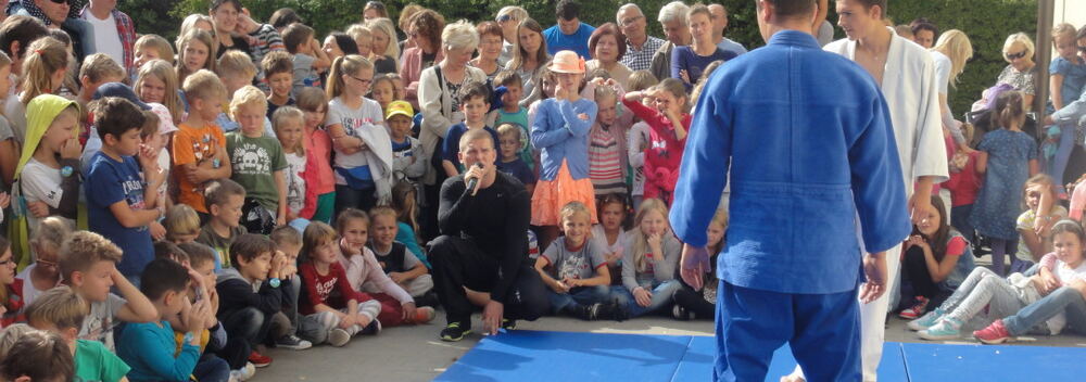 Pokaz w SP 20 – 9.2014 — zdjęcie z archiwum klubu