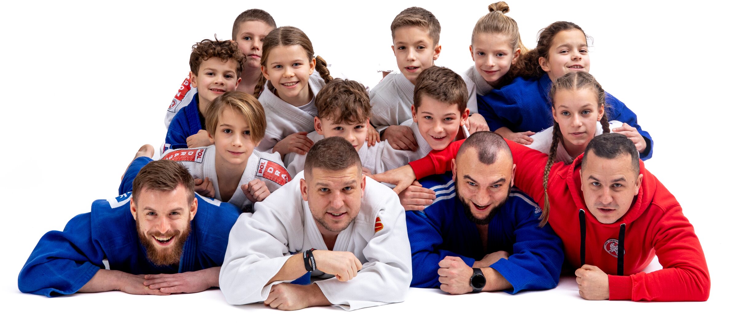 Trenerzy i zawodnicy Akademii Judo Dragon w piramidzie